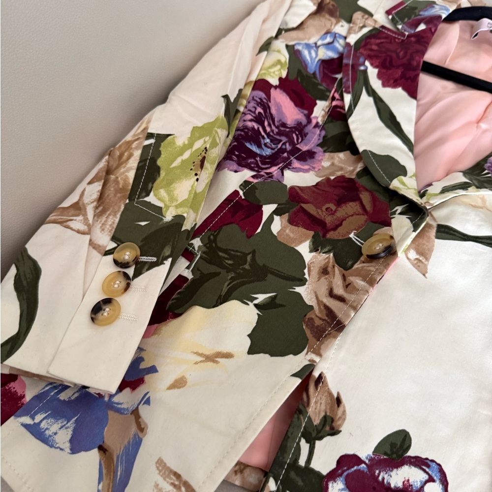 R.E.D Valentino Cream Floral Blazer with Berry and Purple Blooms - Picture 8 of 12